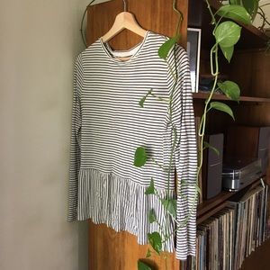 Old Navy •drop waist ruffle top•